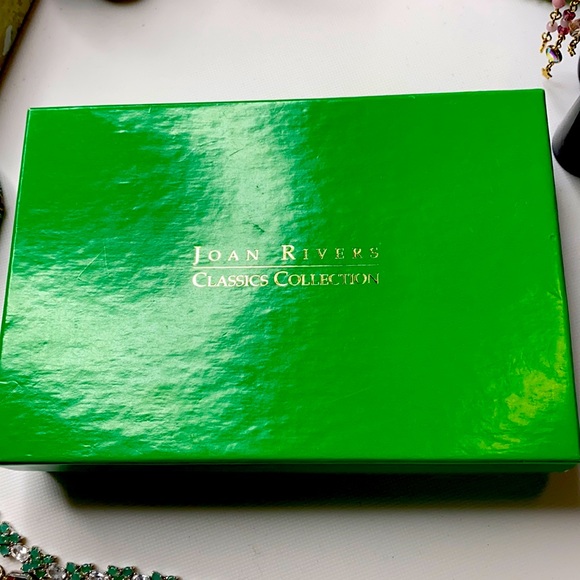 Joan Rivers Changeable Pin Set - Picture 2 of 5